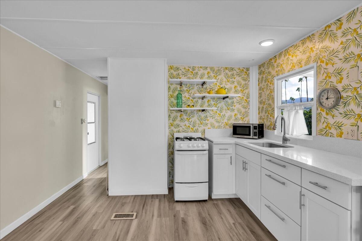 159 Coyote Cathedral City, CA 92234 - Photo 6 of 28 30-Reshoot (18)