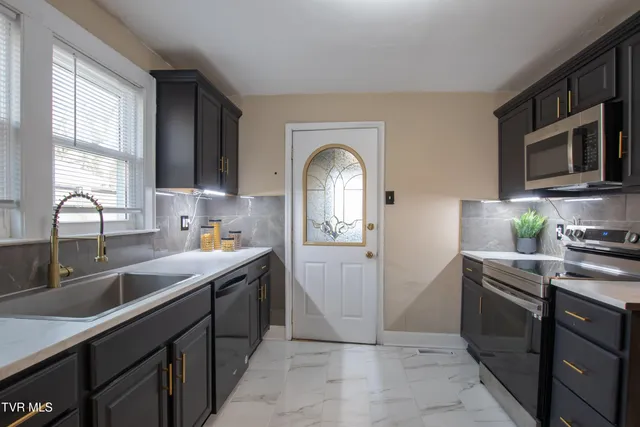 $215,000 | 416 Randolph Street, Bristol, VA 24201