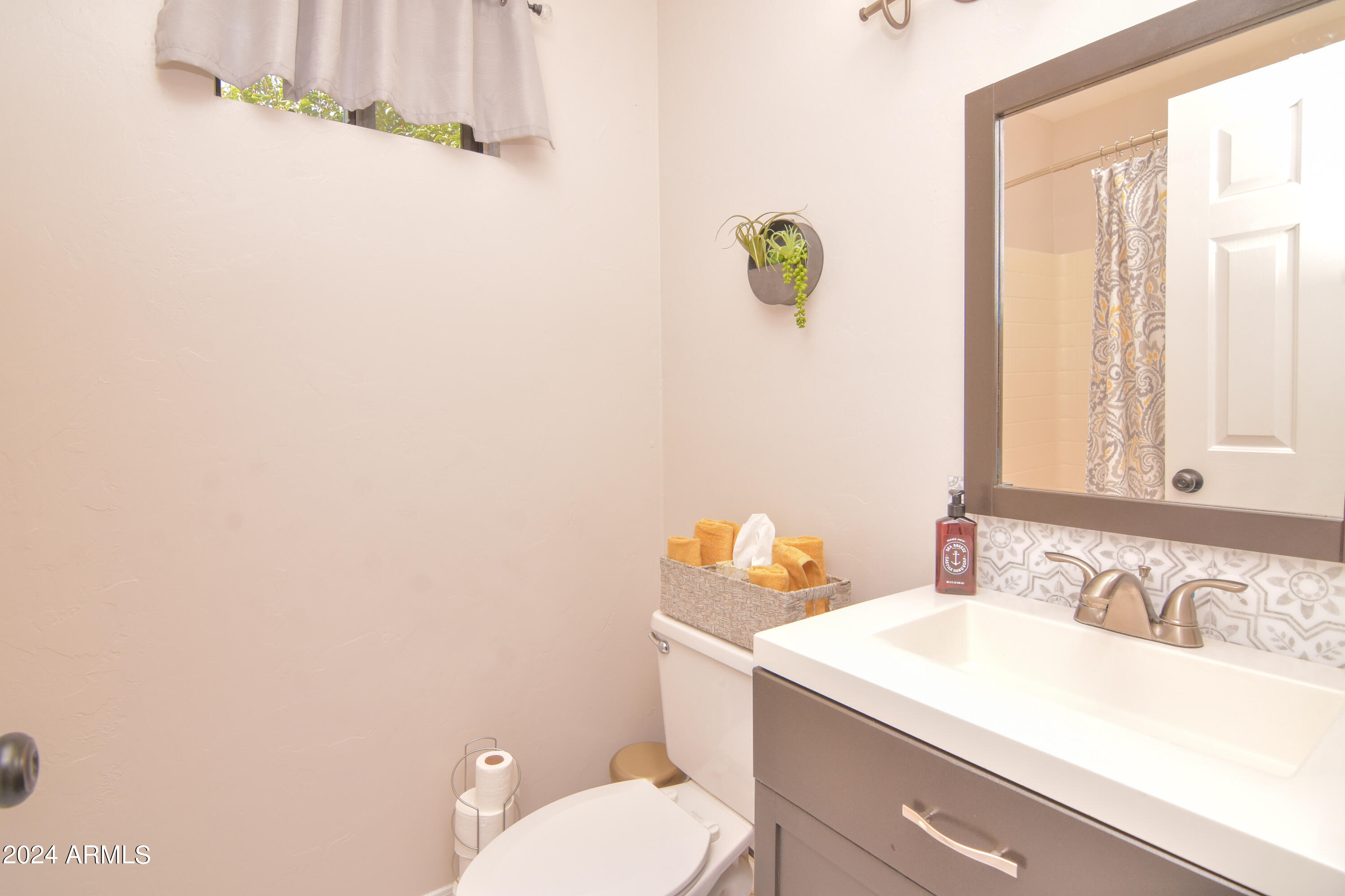 3442 North Tower Road Prescott Valley, AZ 86314 - Photo 31 of 64 Guest House Bathroom 1