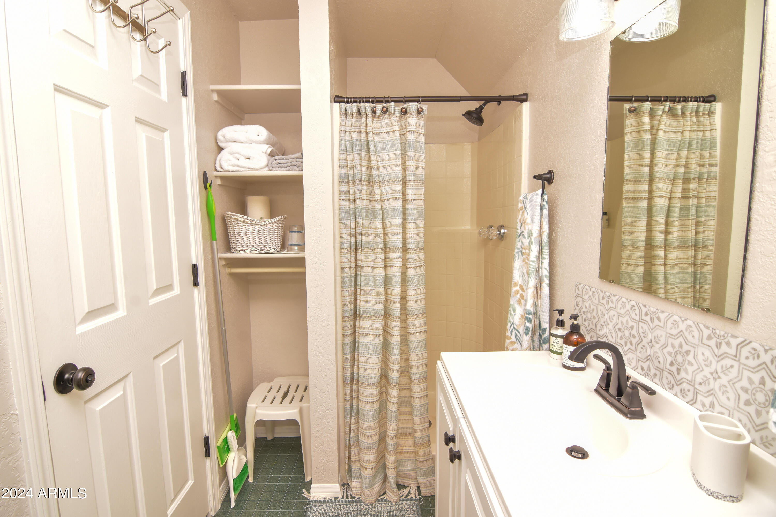 3442 North Tower Road Prescott Valley, AZ 86314 - Photo 38 of 64 Guest House Bathroom 2