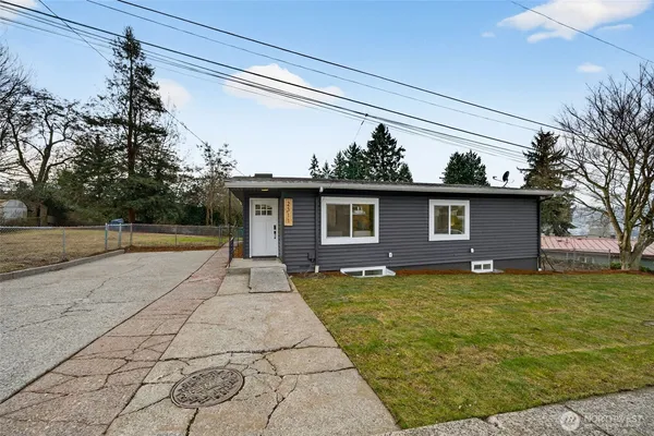 $799,900 | 2311 Northeast 6th Place, Renton, WA 98056
