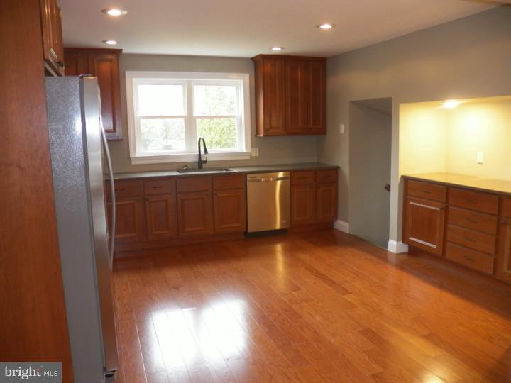 317 Highland Road Pottstown, PA 19464 - Photo 8 of 24 Kitchen