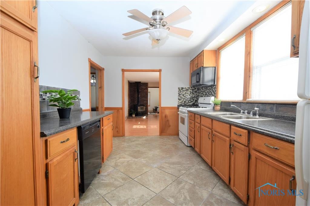 4025 Angola Road Toledo, OH 43615 - Photo 18 of 30 Gallery Image 18
