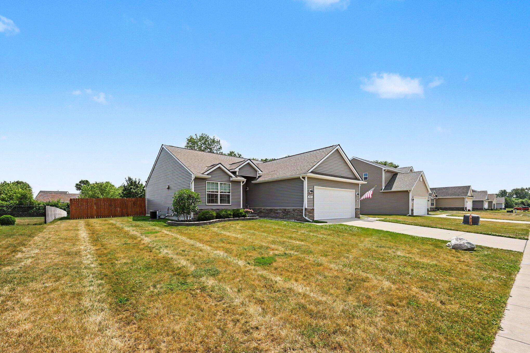 831 Sarah Lane Milan, MI 48160 - Photo 2 of 33 004_file_8789 - Copy