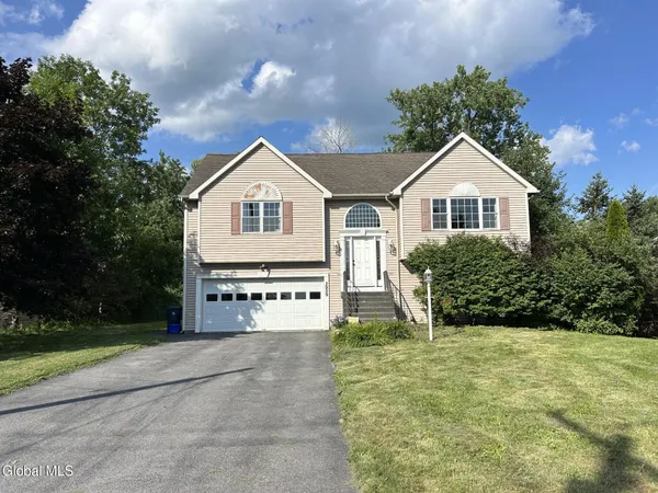 $399,900 | 3909 Albany Street, Colonie, NY 12304