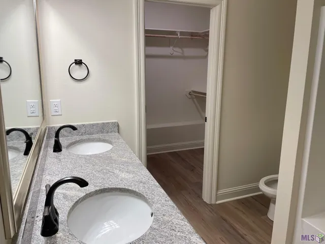 $2,400 | 7145 Kenilworth Crossing Avenue, Baton Rouge, LA 70820