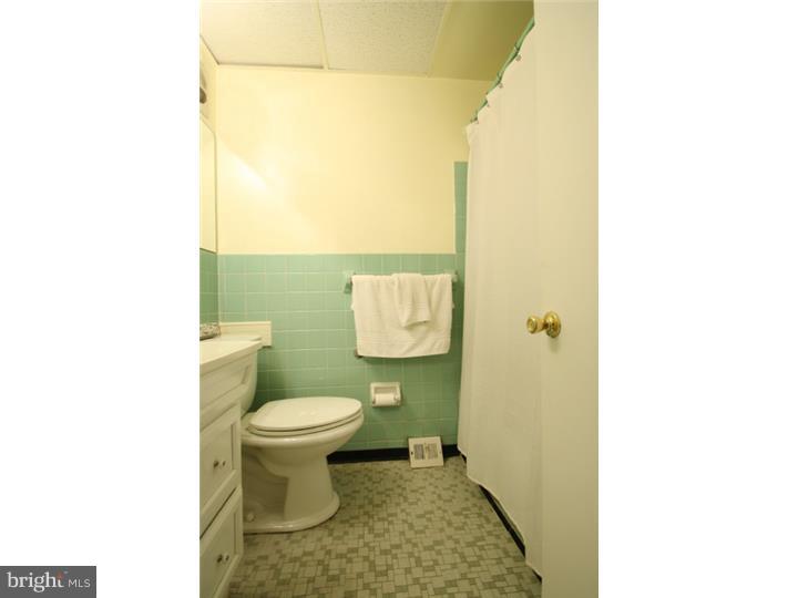 3550 Brookview Road Philadelphia, PA 19154 - Photo 12 of 25 Bathroom