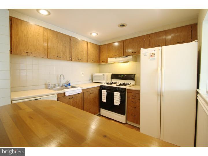 3550 Brookview Road Philadelphia, PA 19154 - Photo 10 of 25 Kitchen