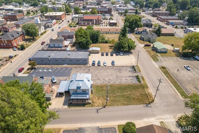 $295,000 | 8 South A Street, Farmington, MO 63640