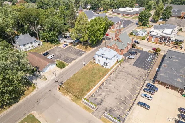 $295,000 | 8 South A Street, Farmington, MO 63640