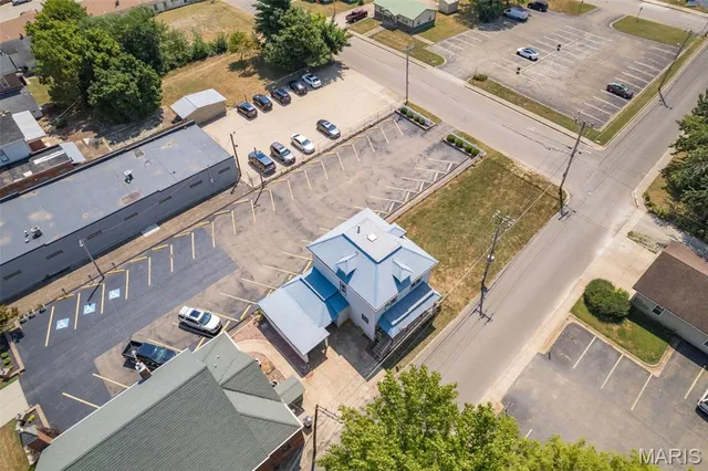 $295,000 | 8 South A Street, Farmington, MO 63640