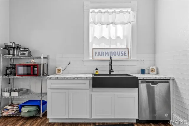 $295,000 | 8 South A Street, Farmington, MO 63640