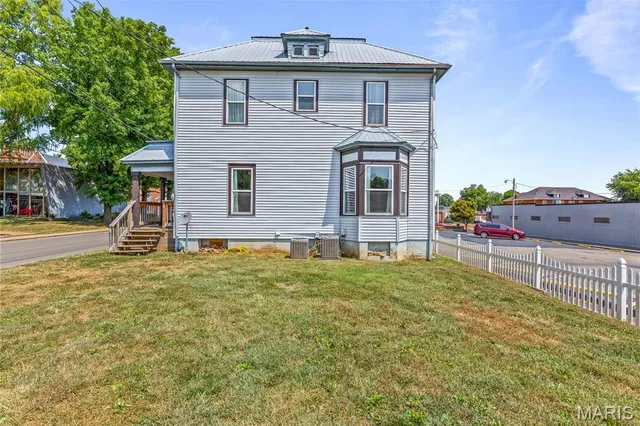 $295,000 | 8 South A Street, Farmington, MO 63640