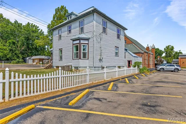 $295,000 | 8 South A Street, Farmington, MO 63640