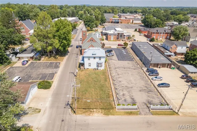 $295,000 | 8 South A Street, Farmington, MO 63640