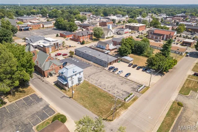 $295,000 | 8 South A Street, Farmington, MO 63640