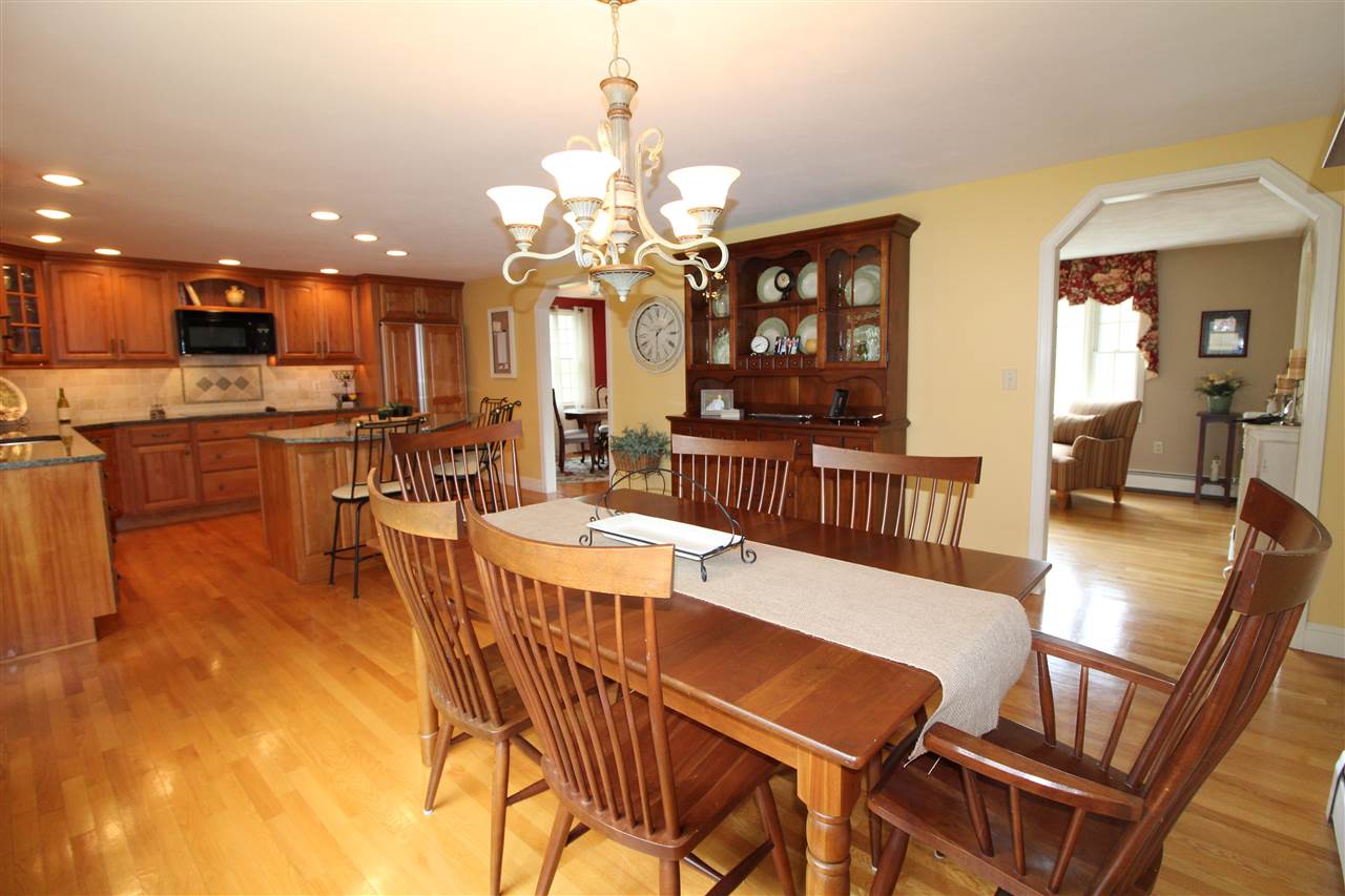 20 Londonderry Road Windham, NH 03087 - Photo 2 of 37