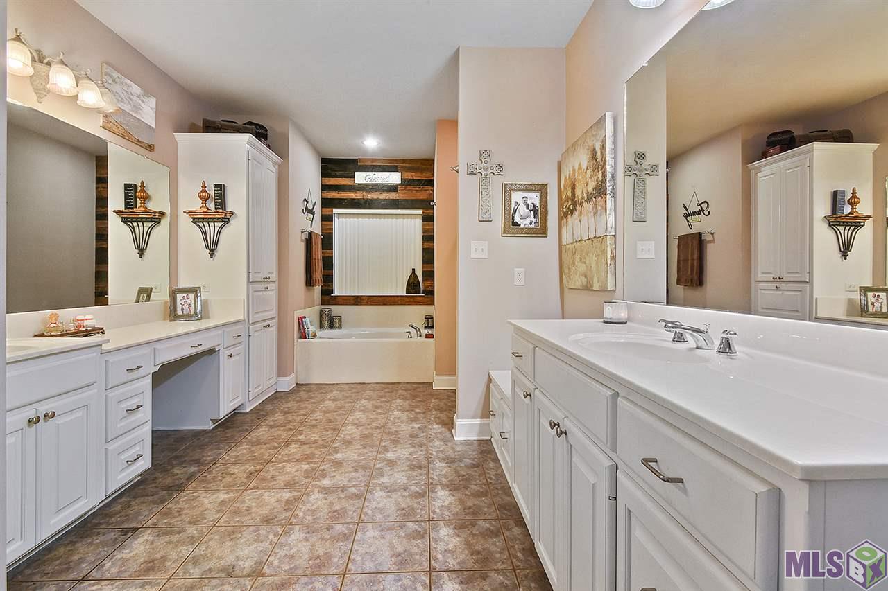 9184 Rue De Fluer Denham Springs, LA 70706 - Photo 8 of 10