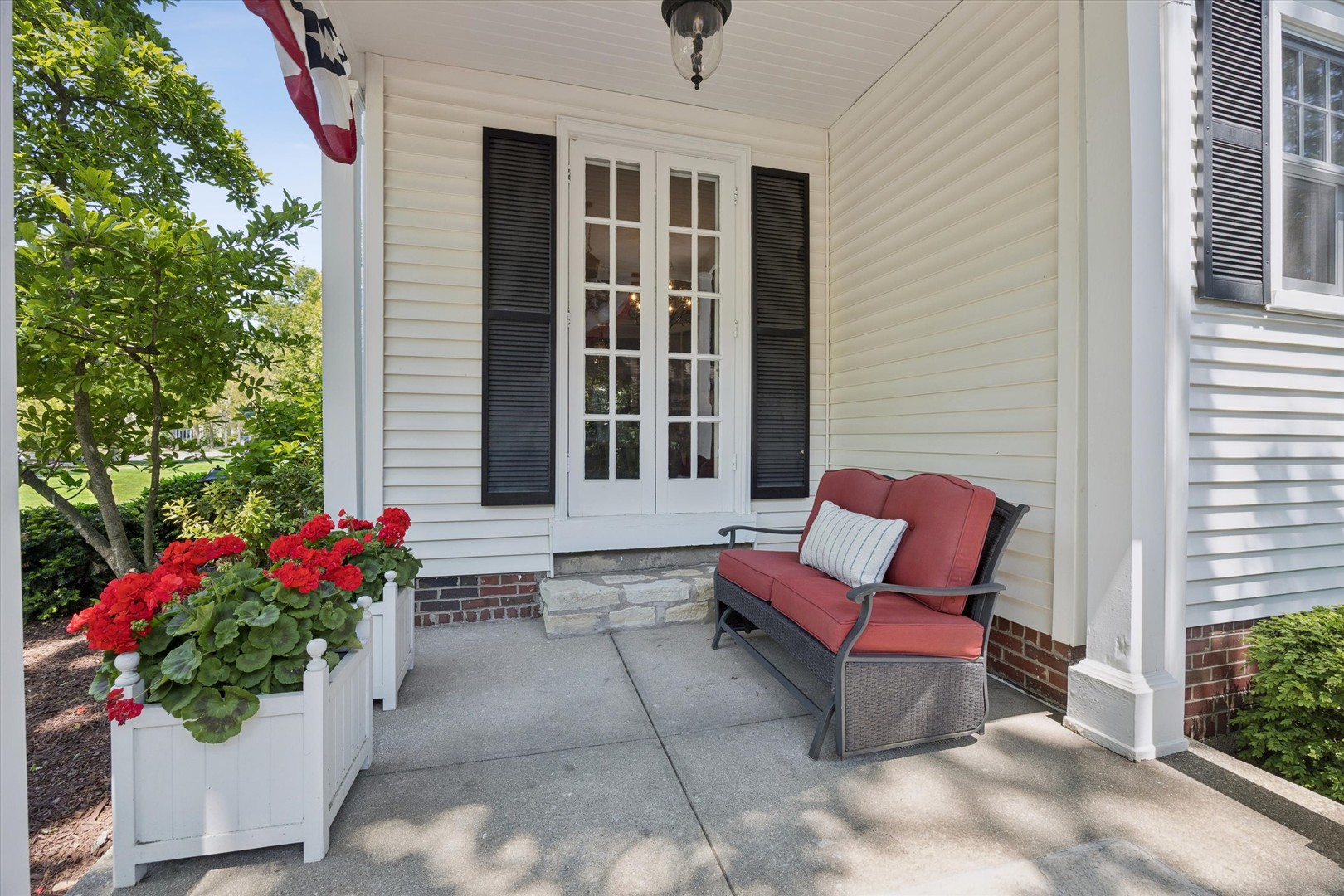 197 Woodside Road Riverside, IL 60546 - Photo 3 of 51 Gallery Image 3