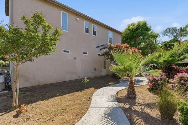 $720,000 | 11092 East Le Conte Pass Court, Clovis, CA 93619