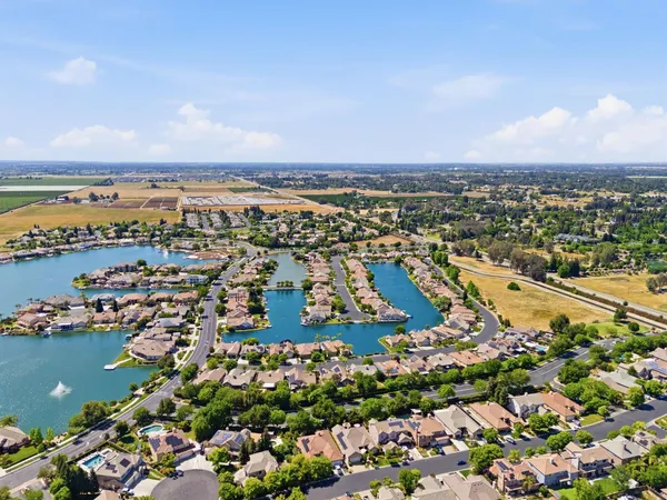 $720,000 | 11092 East Le Conte Pass Court, Clovis, CA 93619