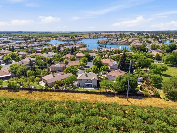 $720,000 | 11092 East Le Conte Pass Court, Clovis, CA 93619