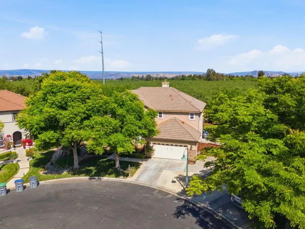 $720,000 | 11092 East Le Conte Pass Court, Clovis, CA 93619