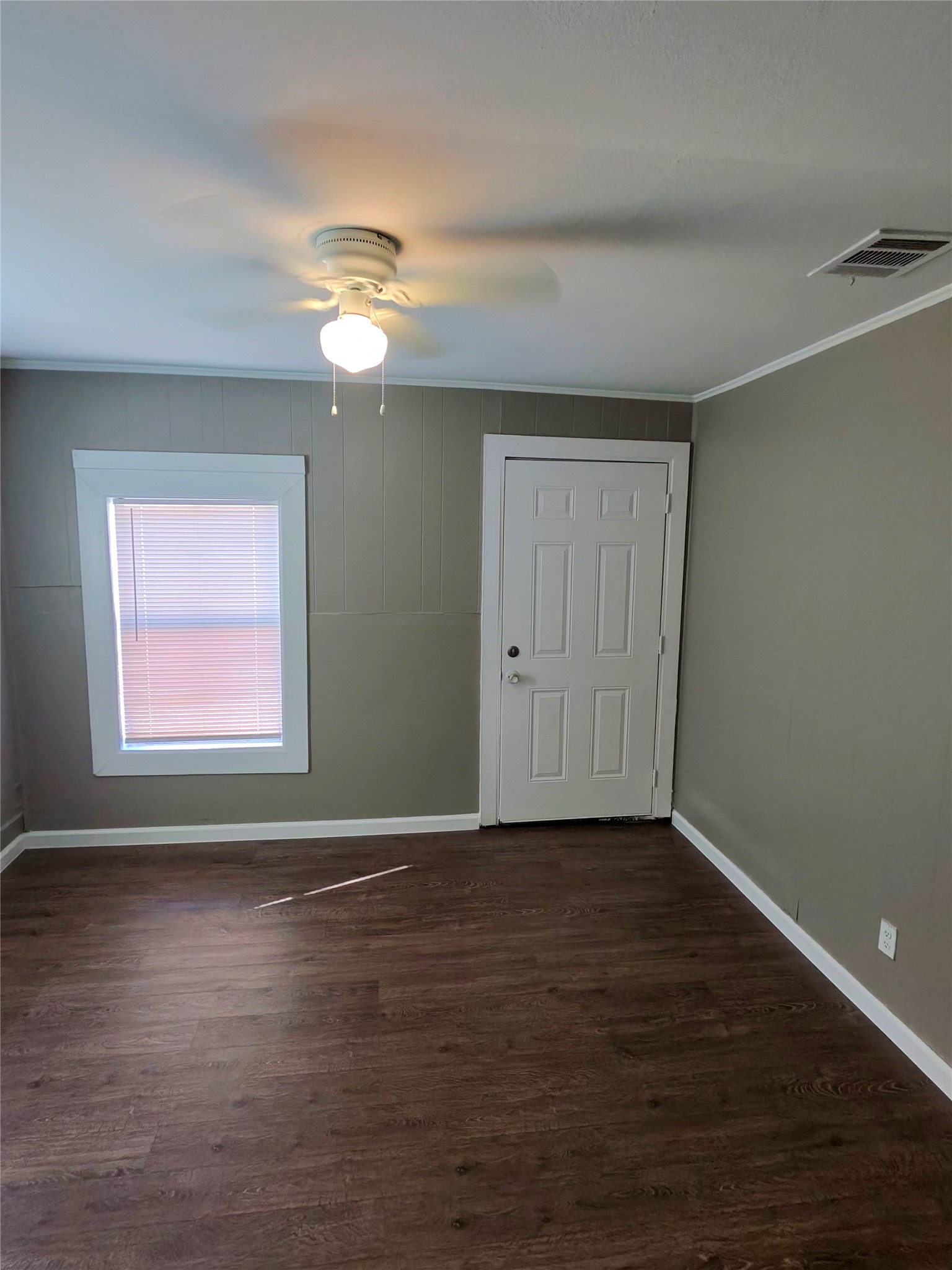 10614 Chadwick Street Houston, TX 77029 - Photo 10 of 13