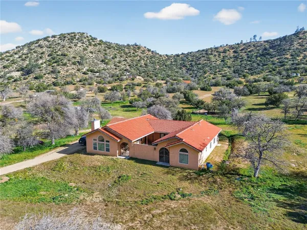 $585,000 | 11701 Back Canyon Road, Caliente, CA 93518