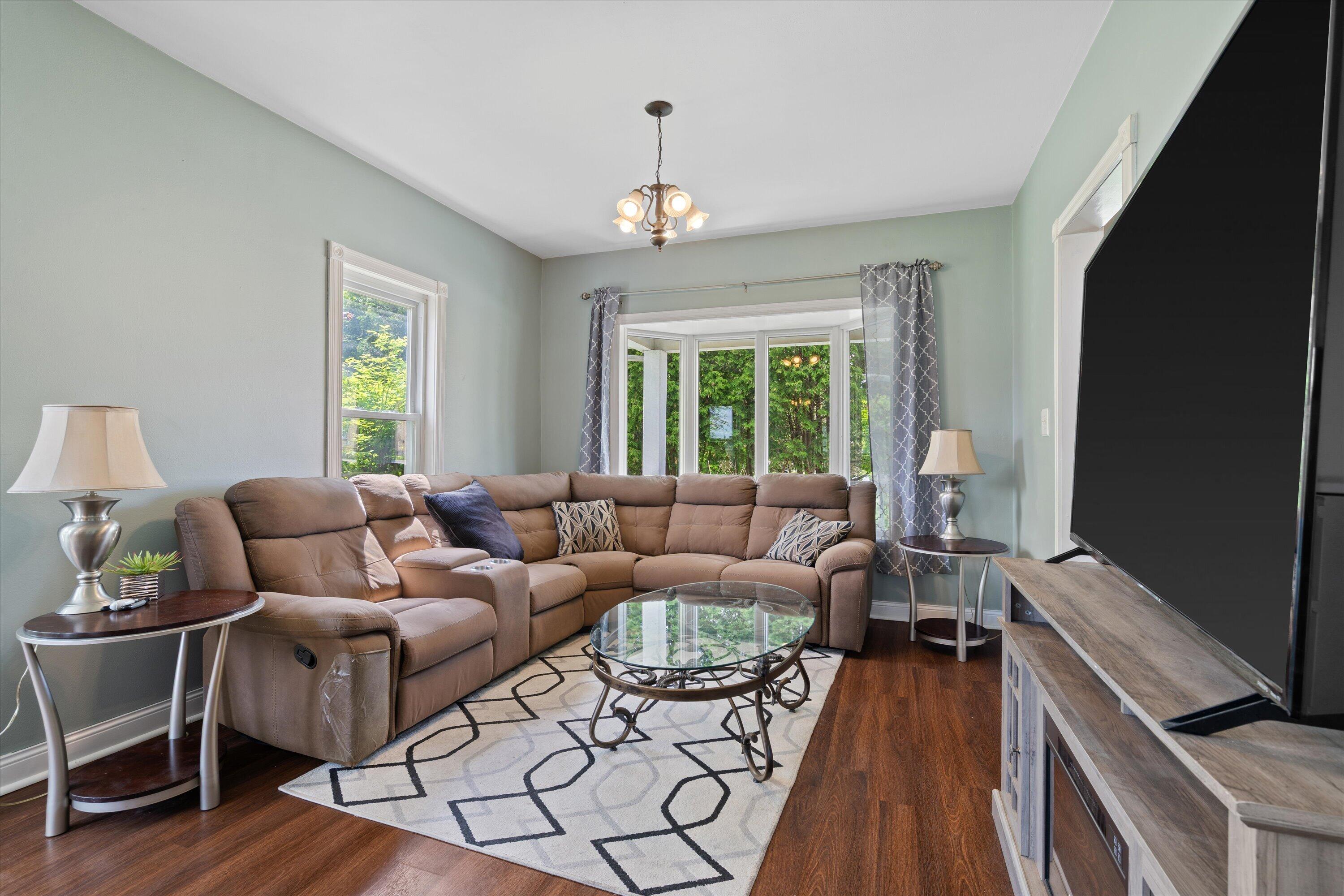 8922 County Highway West Wayne, WI 53010 - Photo 5 of 59 Living room