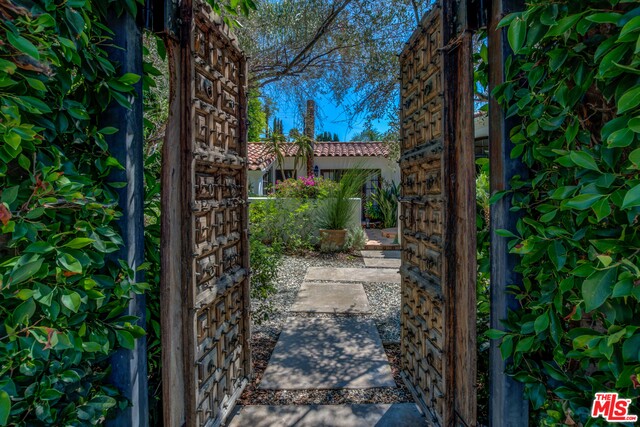 1240 North Olive Drive West Hollywood, CA 90069 - Photo 1 of 54