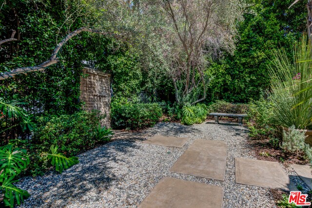 1240 North Olive Drive West Hollywood, CA 90069 - Photo 5 of 54