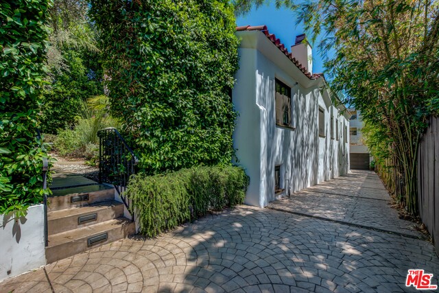 1240 North Olive Drive West Hollywood, CA 90069 - Photo 48 of 54