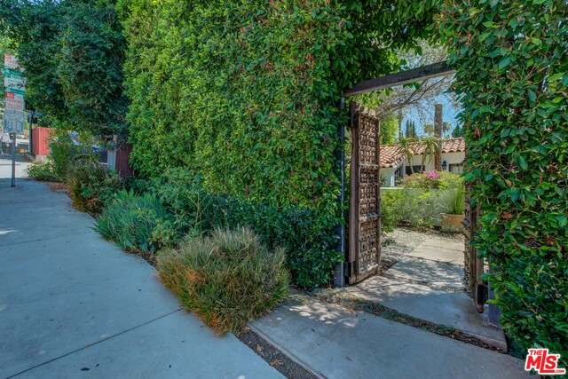 1240 North Olive Drive West Hollywood, CA 90069 - Photo 6 of 54