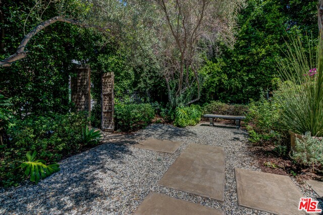 1240 North Olive Drive West Hollywood, CA 90069 - Photo 10 of 54