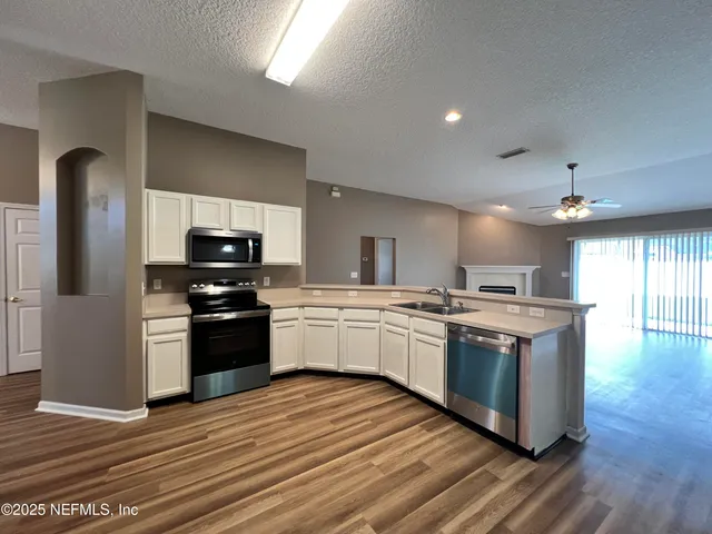 $1,995 | 1109 Seattle Slew Lane, Jacksonville, FL 32218