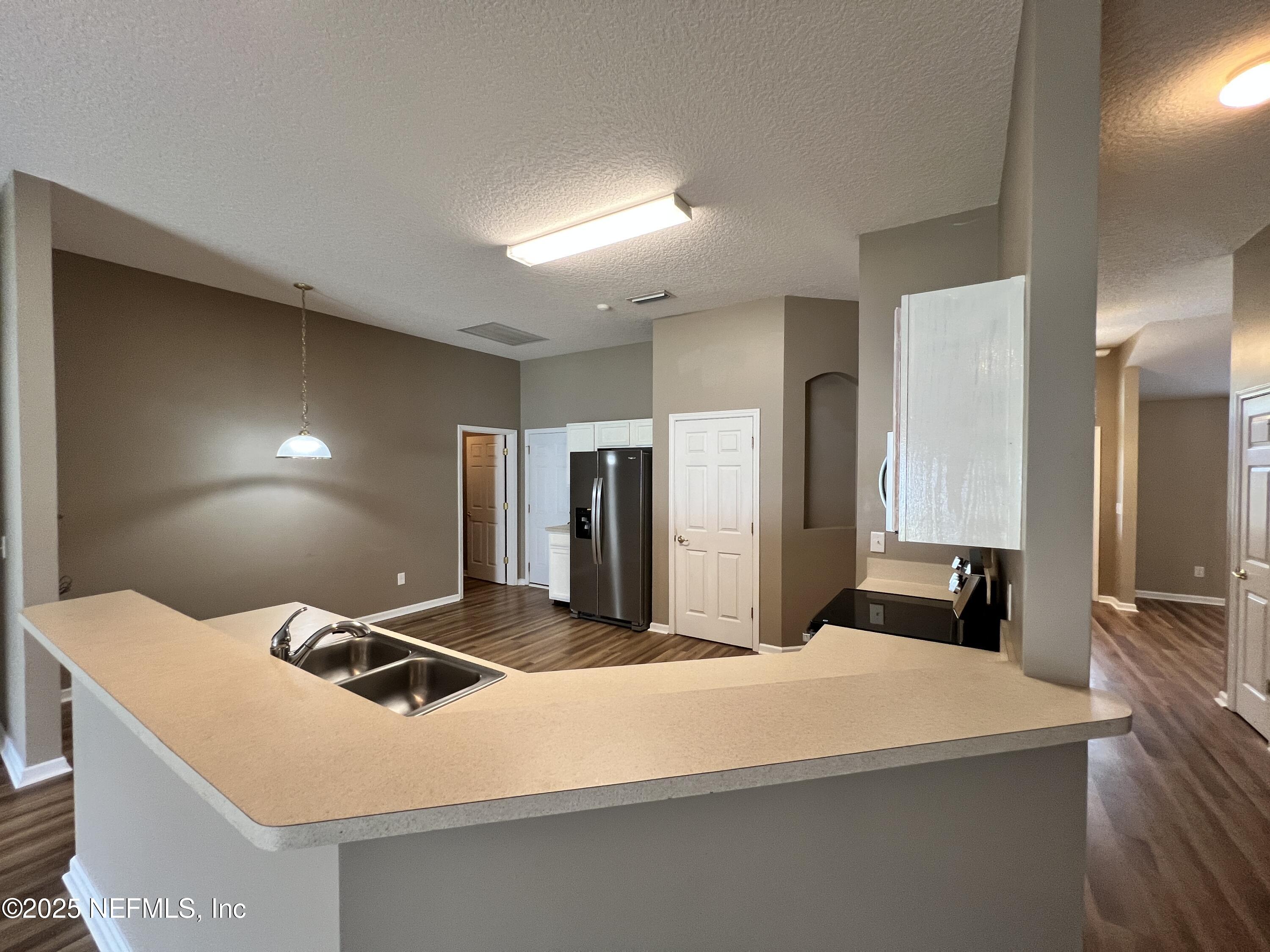 1109 Seattle Slew Lane Jacksonville, FL 32218 - Photo 12 of 32 12 Breakfast Bar