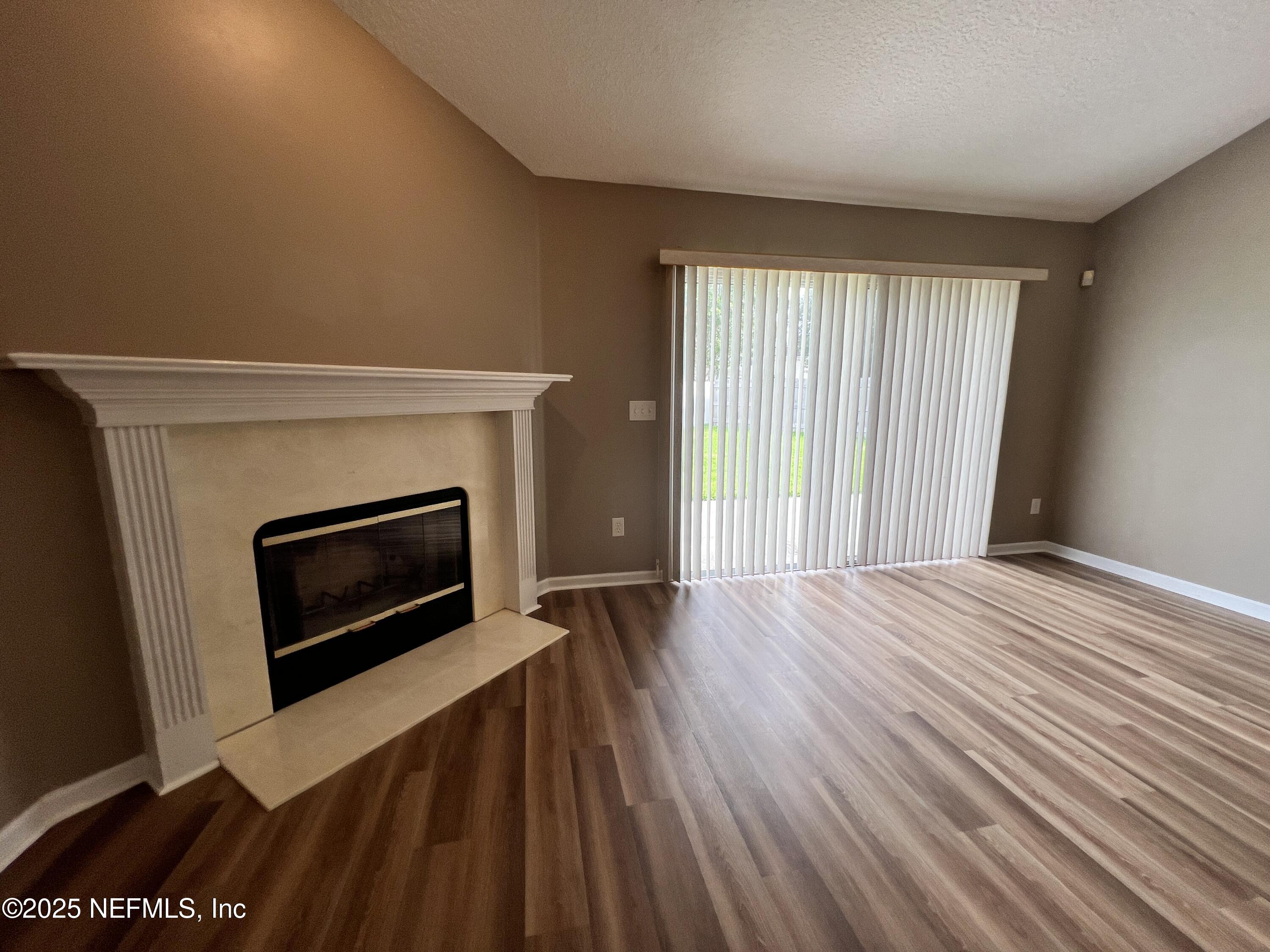 1109 Seattle Slew Lane Jacksonville, FL 32218 - Photo 15 of 32 15 Fireplace