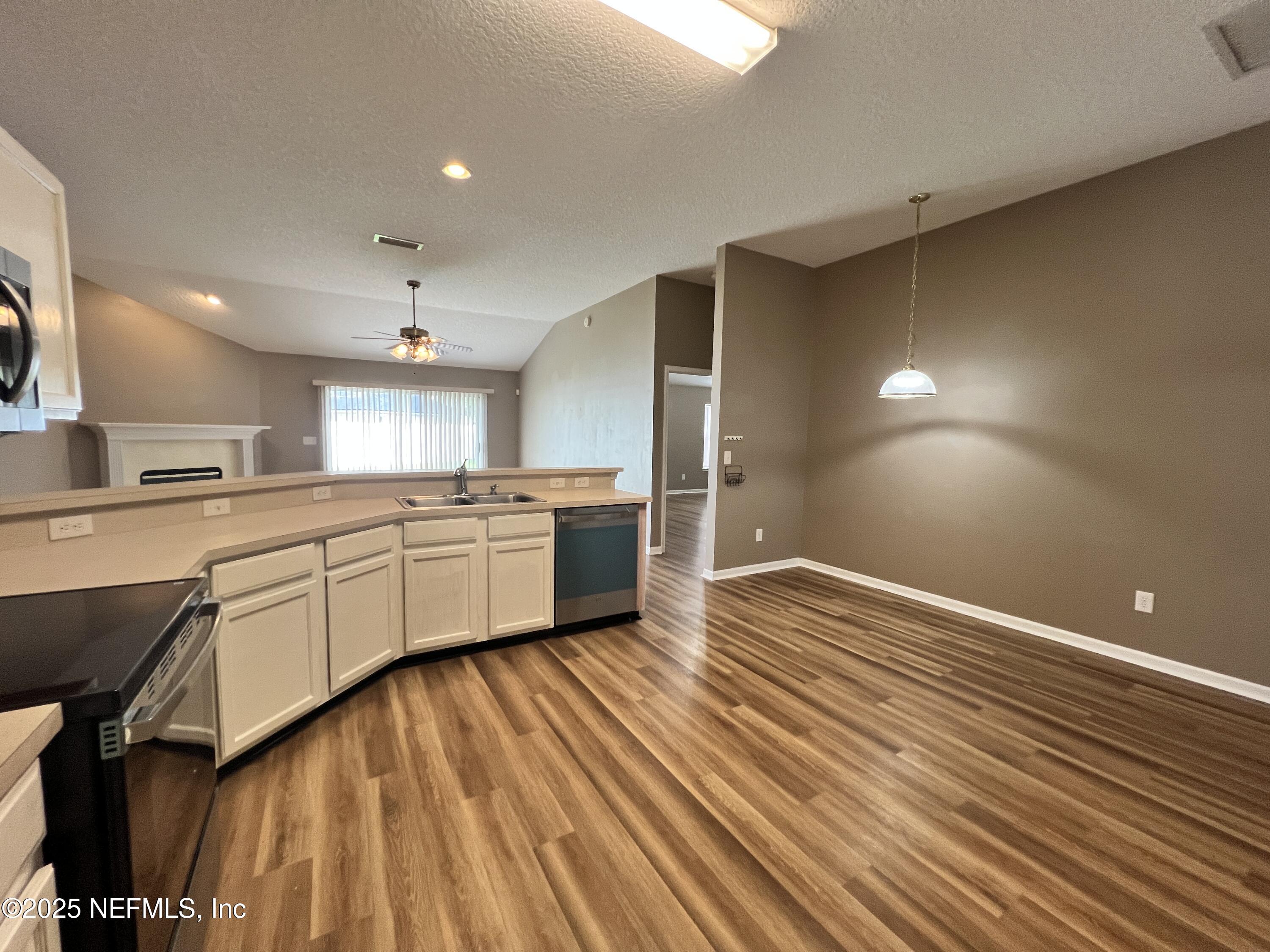 1109 Seattle Slew Lane Jacksonville, FL 32218 - Photo 10 of 32 10 Kitchen