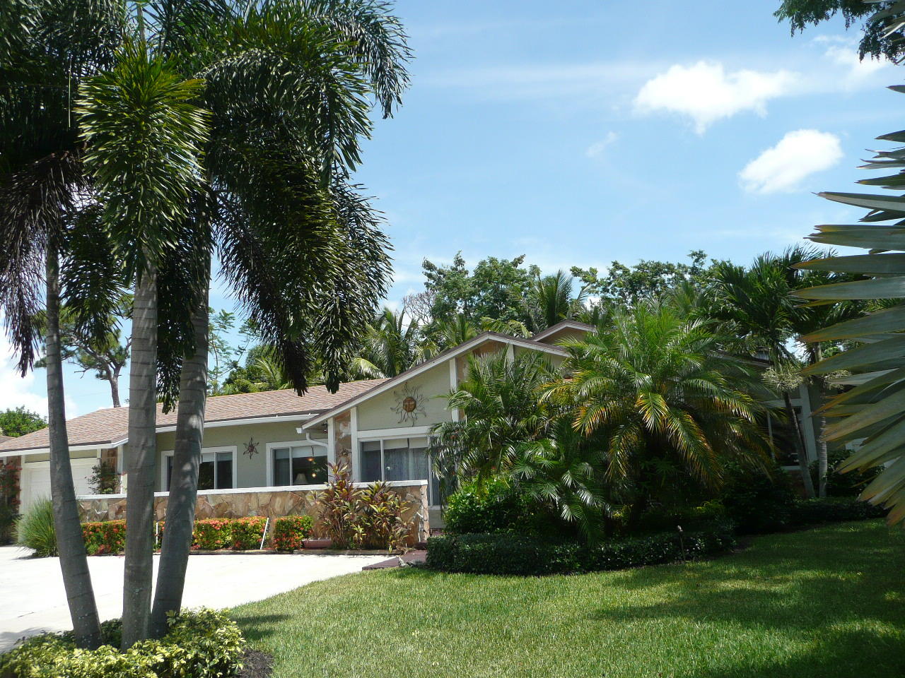 5095 Garfield Road Delray Beach, FL 33484 - Photo 1 of 23 P1110587