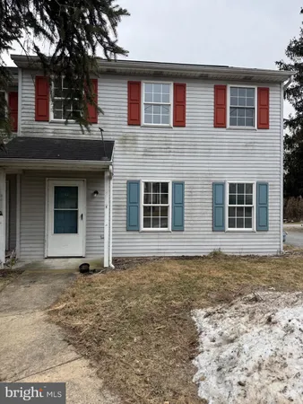 a house that has a lot of windows on it