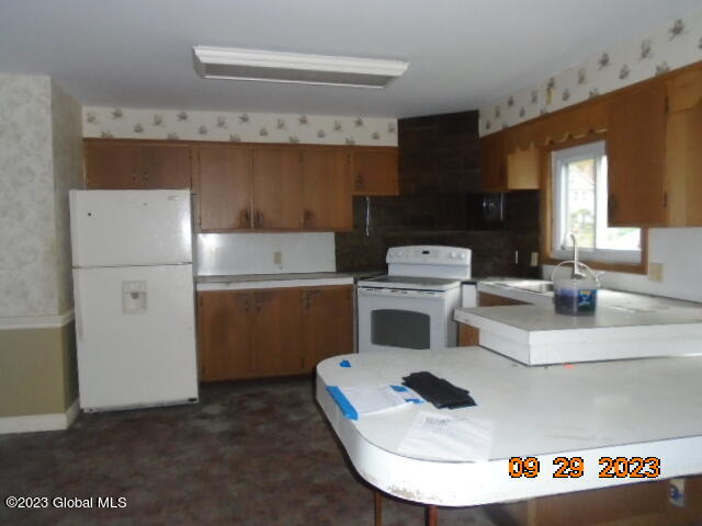 215 Menands Road Colonie, NY 12211 - Photo 18 of 45 DSC08032