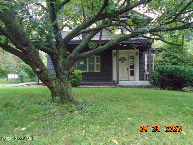 215 Menands Road Colonie, NY 12211 - Photo 2 of 45 DSC07927