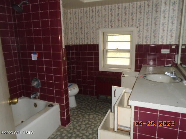 215 Menands Road Colonie, NY 12211 - Photo 29 of 45 DSC07977