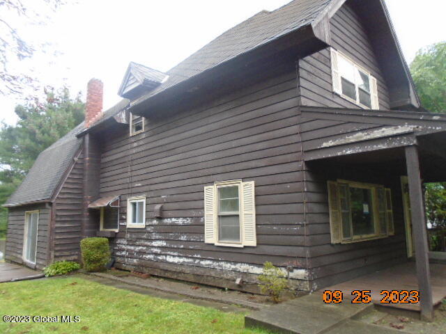 215 Menands Road Colonie, NY 12211 - Photo 3 of 45 DSC07933