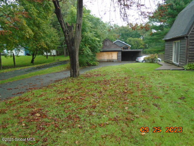 215 Menands Road Colonie, NY 12211 - Photo 4 of 45 DSC07934