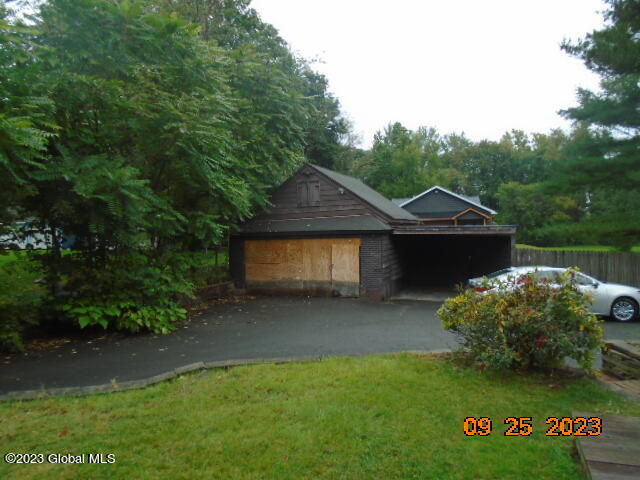 215 Menands Road Colonie, NY 12211 - Photo 9 of 45 DSC08027