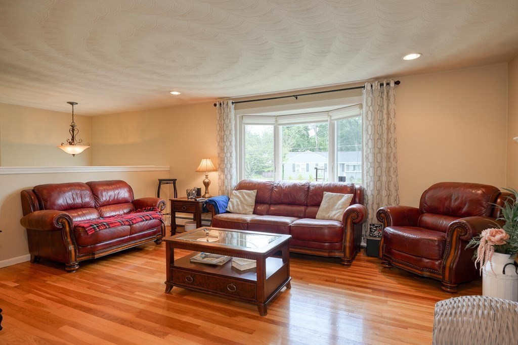 6 4 Bridges Road Hudson, MA 01749 - Photo 4 of 41 Gallery Image 4