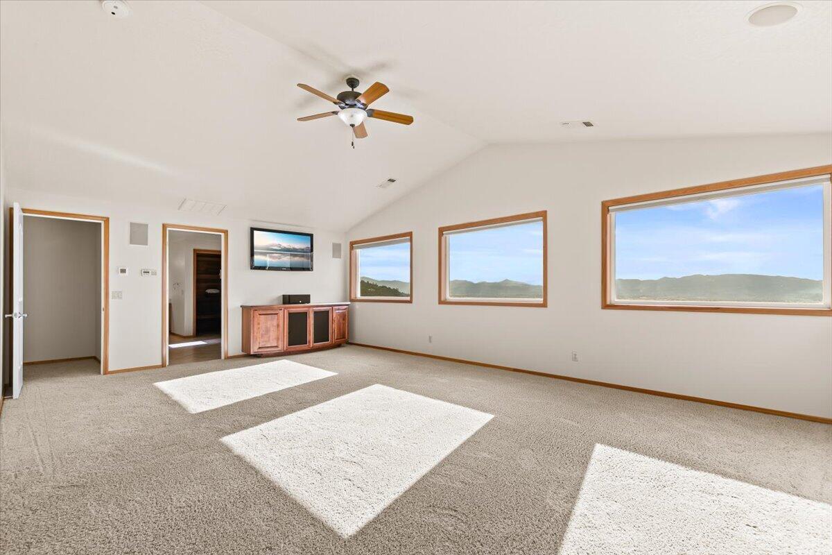 4002 Dry Creek Road Medford, OR 97504 - Photo 16 of 45