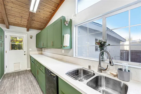 $1,359,000 | 17444 Septo Street, Northridge, CA 91325